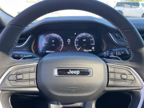 New 2025 Jeep Grand Cherokee L Altitude image 20