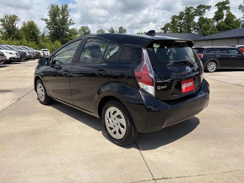 Used 2016 Toyota Prius C One FWD image 6