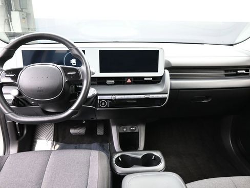 Certified 2024 Hyundai Ioniq 5 SEL image 9