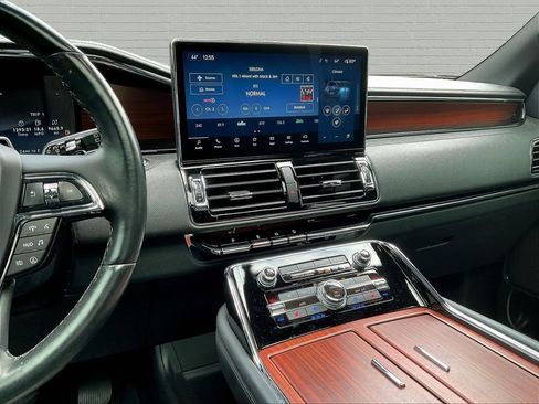 Used 2023 Lincoln Navigator Reserve RWD image 9