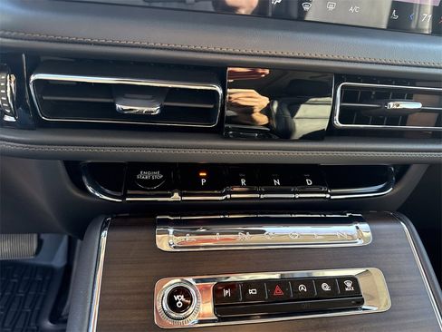 Used 2025 Lincoln Aviator Reserve w/ Illumination Package image 30