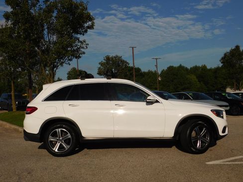 Used 2019 Mercedes-Benz GLC 300 4MATIC w/ Parking Assistance Package image 4