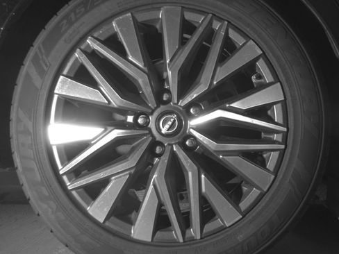 Used 2025 Nissan Altima 2.5 SV FWD image 18