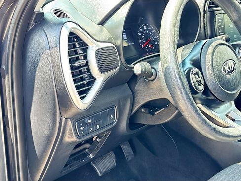 Used 2021 Kia Soul S FWD image 10