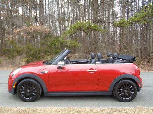 Used 2017 MINI Cooper S image 8