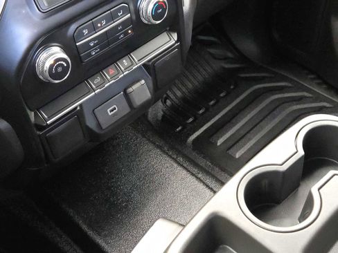 Used 2020 GMC Sierra 1500 4x4 Crew Cab w/ Sierra Value Package image 20