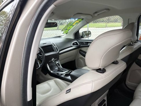 Used 2017 Ford Edge Titanium w/ Technology Package image 13