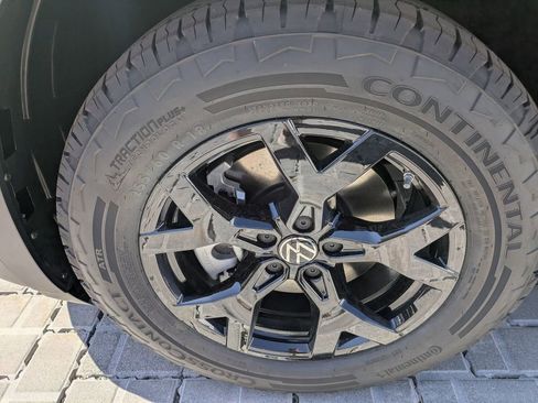 New 2026 Volkswagen Atlas Peak Edition AWD/4WD image 9