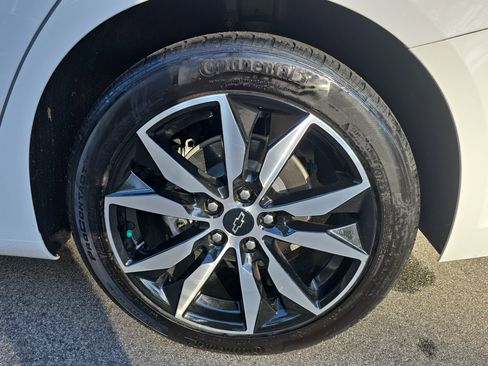 Used 2023 Chevrolet Malibu RS image 32