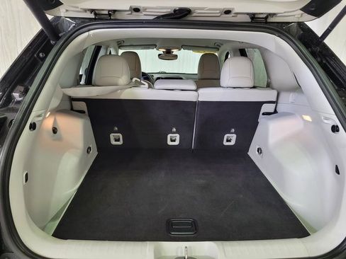 Used 2019 Jeep Cherokee Limited image 53