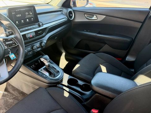 Used 2021 Kia Forte LXS FWD image 8