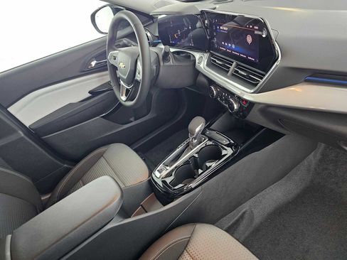 New 2026 Chevrolet Trax LT w/ Driver Confidence Package image 11