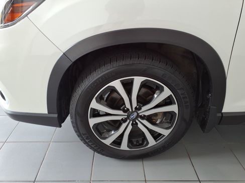 Used 2019 Subaru Forester Limited AWD/4WD image 9