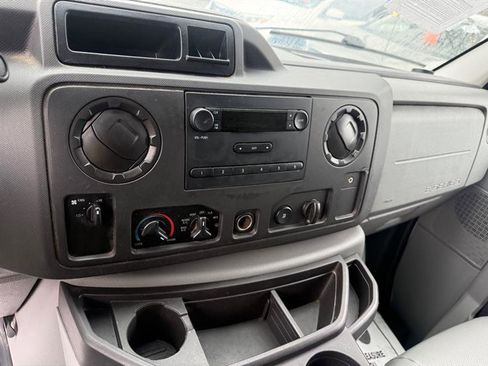 Used 2014 Ford E-250 and Econoline 250 w/ Power Group image 34