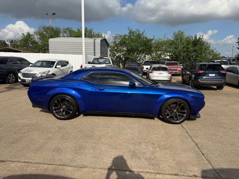 Used 2021 Dodge Challenger GT image 8