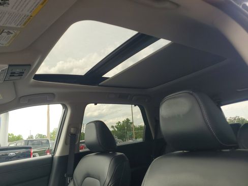 Used 2023 Nissan Pathfinder SL w/ SL Premium Package FWD image 18