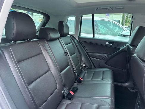 Used 2017 Volkswagen Tiguan Wolfsburg Edition image 17
