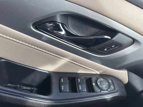 Used 2022 Chevrolet Traverse LS image 22