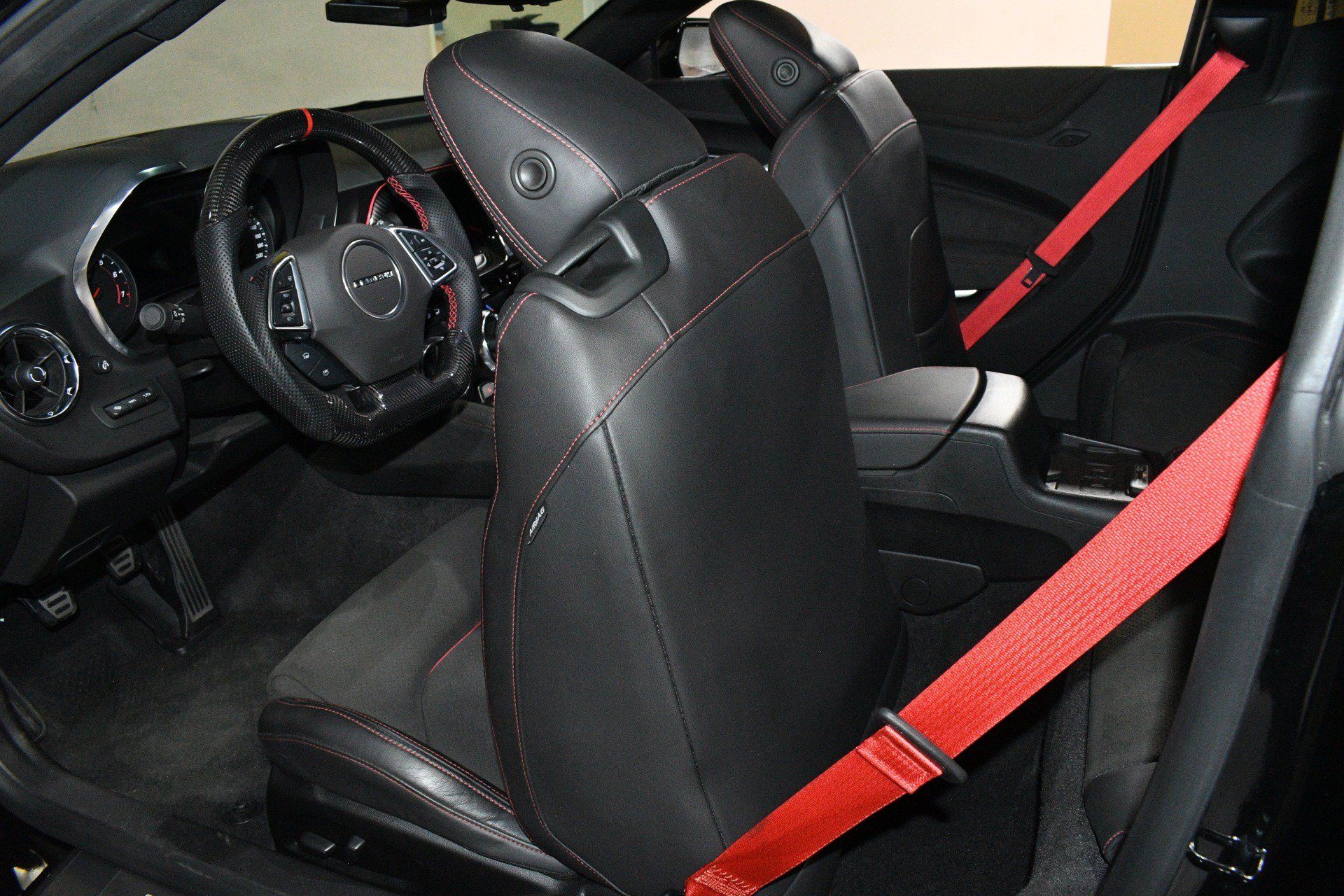 Used 2020 Chevrolet Camaro ZL1 RWD image 15
