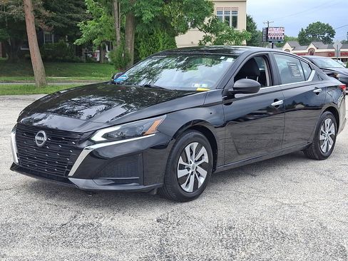 Certified 2025 Nissan Altima 2.5 S FWD image 3