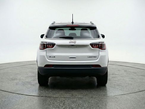 Used 2025 Jeep Compass Trailhawk AWD/4WD image 7