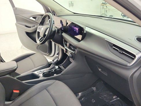 Used 2025 Buick Encore GX Preferred FWD image 35