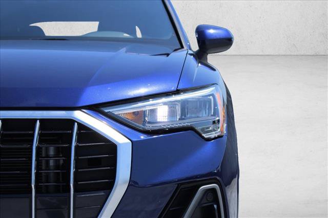 Used 2022 Audi Q3 2.0T Premium w/ Convenience Package AWD/4WD image 4