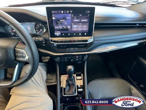 Used 2023 Jeep Compass Trailhawk image 15