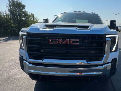 New 2025 GMC Sierra 3500 Pro w/ Convenience Package AWD/4WD image 3