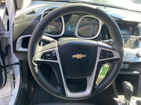 Used 2017 Chevrolet Equinox LT FWD image 22