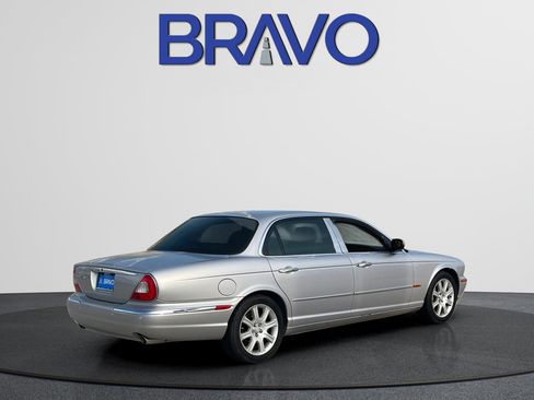 Used 2005 Jaguar XJ8 RWD image 6