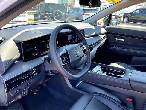 Certified 2025 Nissan Murano SV w/ Cargo Package AWD/4WD image 8