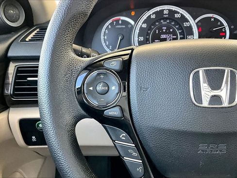 Used 2016 Honda Accord EX image 10