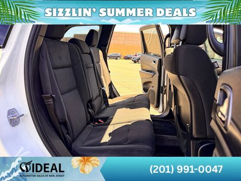 Used 2019 Jeep Grand Cherokee Laredo AWD/4WD image 17