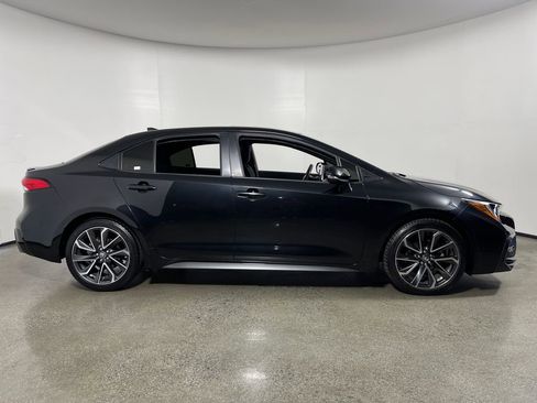 Certified 2021 Toyota Corolla SE w/ SE Premium Package FWD image 2