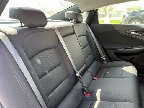Used 2022 Chevrolet Malibu LT image 9