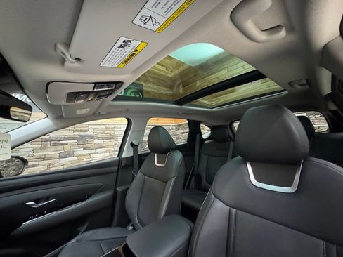 Certified 2025 Hyundai Tucson Limited AWD/4WD image 35
