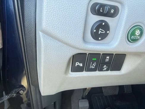 Used 2016 Honda Pilot Touring image 17