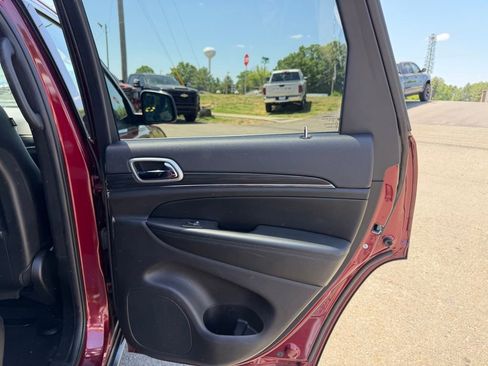 Used 2020 Jeep Grand Cherokee Limited AWD/4WD image 34