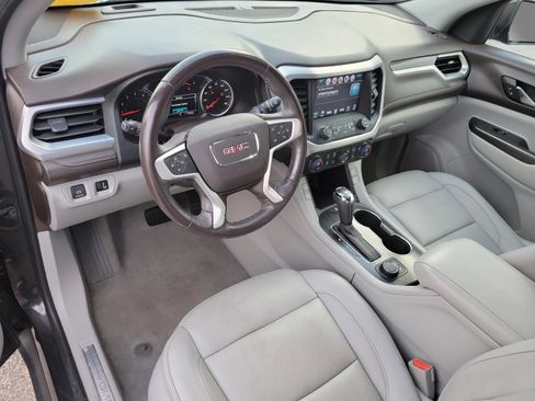 Used 2018 GMC Acadia SLT image 13