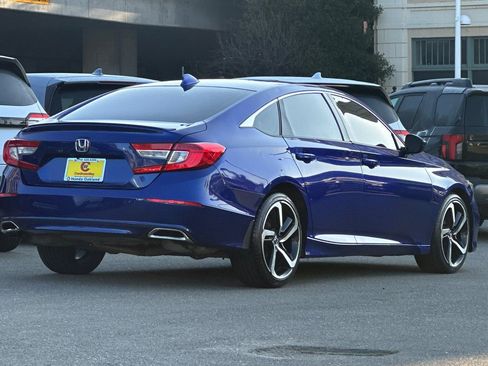 Used 2019 Honda Accord Sport image 4