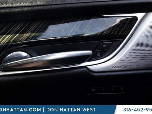 Used 2022 Cadillac XT6 Premium Luxury w/ Technology Package FWD image 12