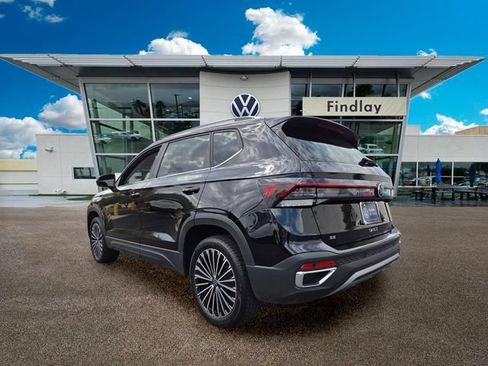 Certified 2025 Volkswagen Taos SE FWD image 5