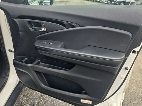 Used 2017 Honda Pilot Touring image 37