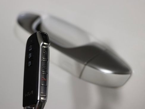 Used 2023 Kia Niro Wave image 49