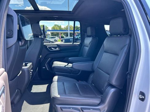 Certified 2022 Chevrolet Suburban High Country w/ LPO, Illumination Package AWD/4WD image 37