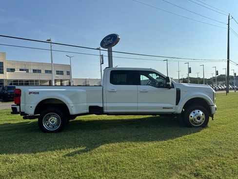 Used 2026 Ford F450 Platinum w/ FX4 Off-Road Package AWD/4WD image 8