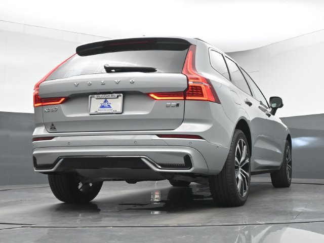 Used 2024 Volvo XC60 B5 Plus w/ Climate Package AWD/4WD image 16