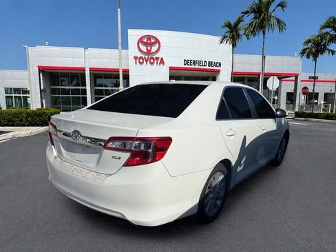 Used 2014 Toyota Camry XLE FWD image 13