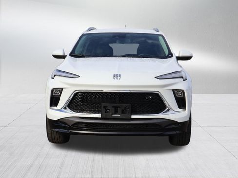 Used 2024 Buick Encore GX Sport Touring image 2